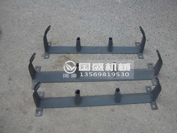 皮帶輸送機(jī)托輥支架規(guī)格 皮帶輸送機(jī)托輥支架規(guī)格